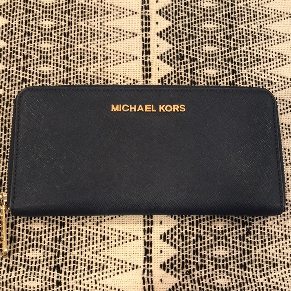 Michael Kors Handbags - Michael Kors Navy Wallet